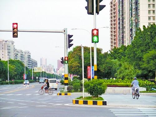 紅綠燈、標(biāo)志桿2