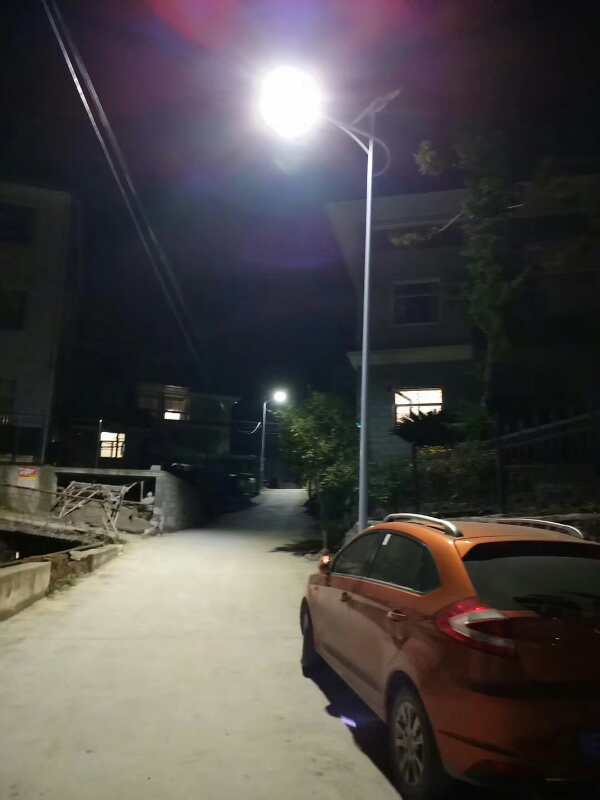 一體化太陽(yáng)能路燈1
